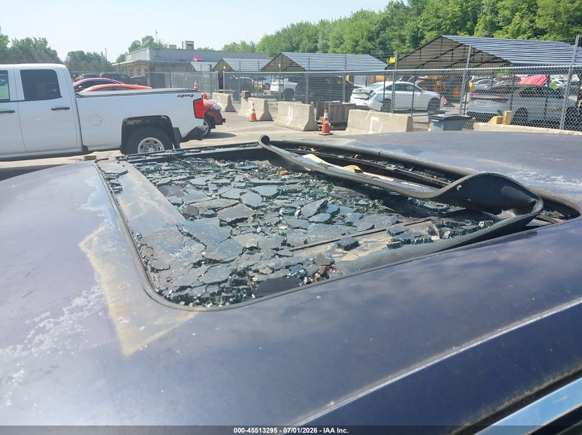 1997 BMW 7 series VIN WBAGJ8322VDM00632 IAAI salvage auction — NORMAL WEAR, Clear (Connecticut), sold $400 on 2026-07-09 (photo 6)