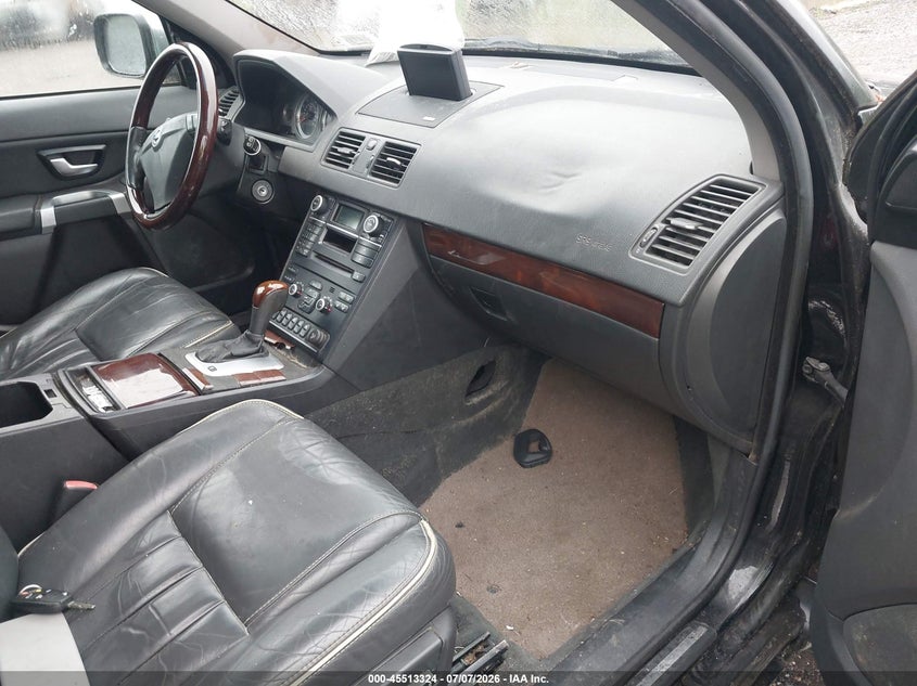 2013 Volvo Xc90 VIN YV4952CZ6D1651239 IAAI salvage auction — NORMAL WEAR, Clear (New York), sold $500 on 2026-07-28 (photo 5)