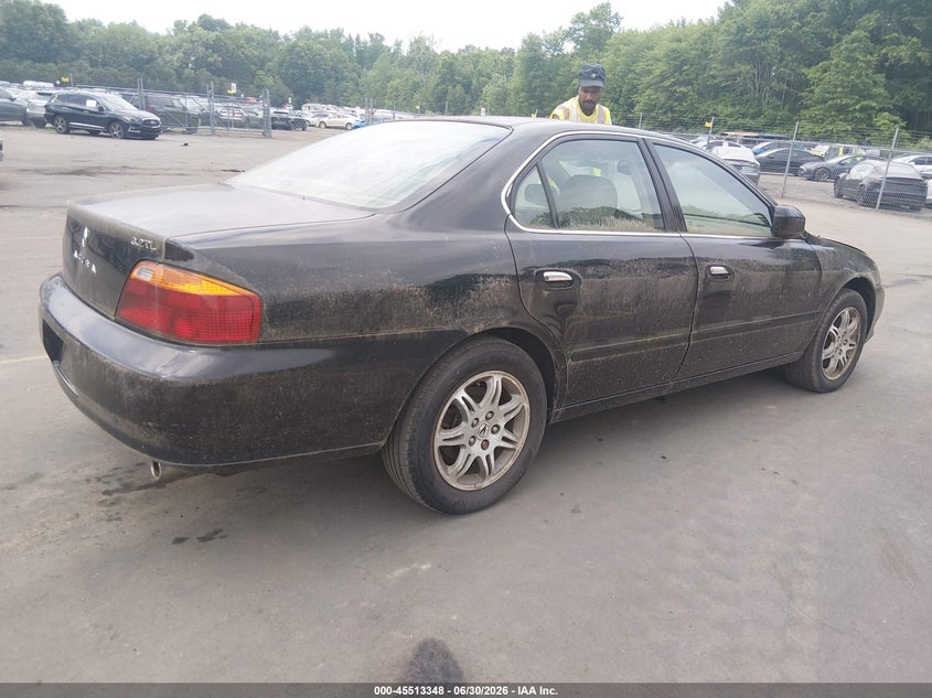 2000 Acura Tl VIN 19UUA5662YA025724 IAAI salvage auction — NORMAL WEAR, Clear (Connecticut), sold $400 on 2026-07-09 (photo 4)