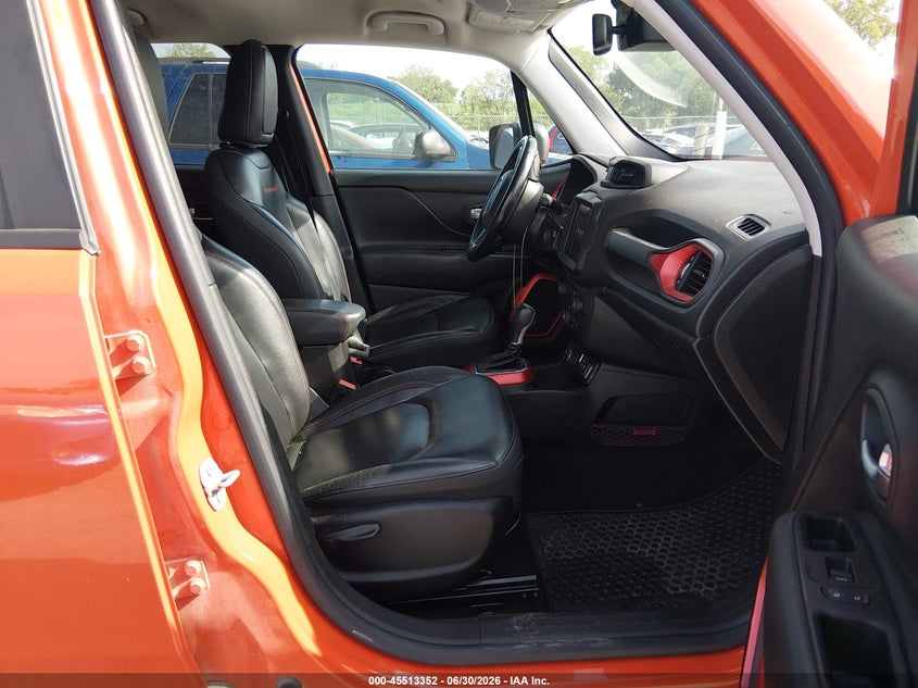 2021 Jeep Renegade VIN ZACNJDC1XMPM22031 IAAI salvage auction — LEFT SIDE, Salvage Title, sold $4,700 on 2026-08-04 (photo 5)