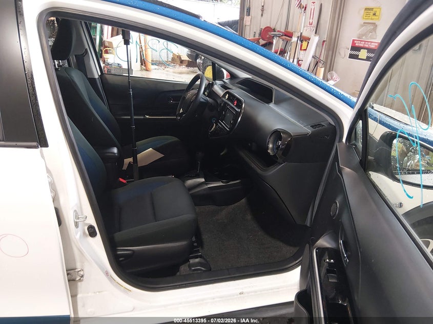 2018 Toyota Prius c VIN JTDKDTB38J1613145 IAAI salvage auction — REAR END, Clear (Wisconsin), sold $300 on 2026-07-29 (photo 5)