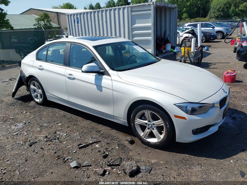 2014 BMW 3er VIN WBA3B3C50EJ980005 IAAI salvage auction — REAR END, Clear (Virginia), sold $2,000 on 2026-08-17 (photo 1)