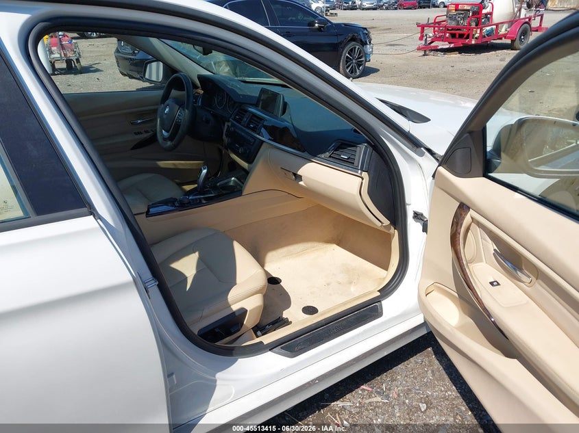 2014 BMW 3er VIN WBA3B3C50EJ980005 IAAI salvage auction — REAR END, Clear (Virginia), sold $2,000 on 2026-08-17 (photo 5)