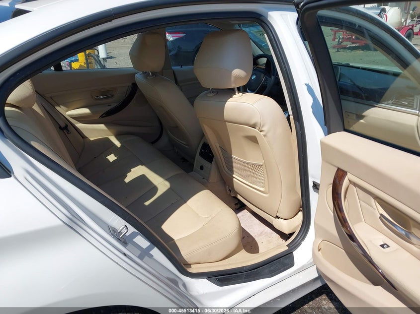 2014 BMW 3er VIN WBA3B3C50EJ980005 IAAI salvage auction — REAR END, Clear (Virginia), sold $2,000 on 2026-08-17 (photo 8)