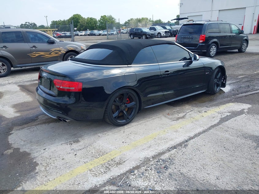 2011 Audi S5 VIN WAUCGAFH5BN005810 IAAI salvage auction — LEFT SIDE, Rebuildable (Florida), sold $1,675 on 2026-07-29 (photo 4)