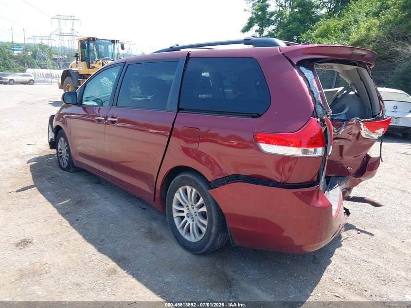 2011 Toyota Sienna VIN 5TDYK3DC0BS112221 IAAI salvage auction — REAR END, Salvage (Pennsylvania), sold $925 on 2026-07-31 (photo 3)
