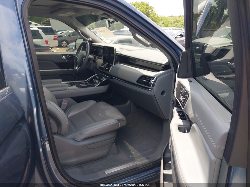 2018 Lincoln Navigator VIN 5LMJJ2LT4JEL12502 IAAI salvage auction — HAIL, Salvage Title, sold $16,600 on 2026-09-30 (photo 5)