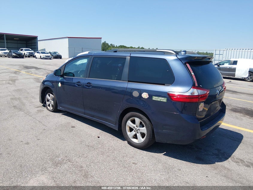 2018 Toyota Sienna VIN 5TDKZ3DCXJS941037 IAAI salvage auction — RIGHT FRONT, Salvage Title, sold $1,925 on 2026-07-29 (photo 3)