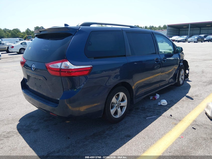 2018 Toyota Sienna VIN 5TDKZ3DCXJS941037 IAAI salvage auction — RIGHT FRONT, Salvage Title, sold $1,925 on 2026-07-29 (photo 4)