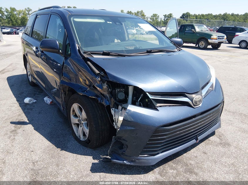 2018 Toyota Sienna VIN 5TDKZ3DCXJS941037 IAAI salvage auction — RIGHT FRONT, Salvage Title, sold $1,925 on 2026-07-29 (photo 6)