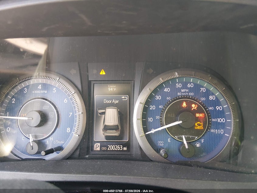 2018 Toyota Sienna VIN 5TDKZ3DCXJS941037 IAAI salvage auction — RIGHT FRONT, Salvage Title, sold $1,925 on 2026-07-29 (photo 7)