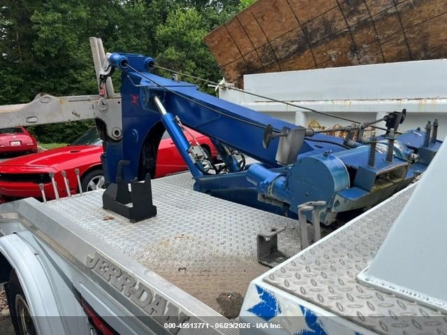 2009 Ford F-550 chassis VIN 1FDAF56R49EA77049 IAAI salvage auction — NORMAL WEAR, Original (Ohio), sold $5,125 on 2026-08-05 (photo 8)
