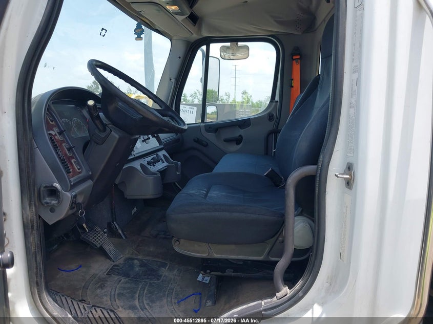 2015 Freightliner M2 106 VIN 1FVACWDU3FHGA2335 IAAI salvage auction — FRONT END, Enterprise Vehicles Clear Only (Texas), sold $7,850 on 2026-08-03 (photo 7)