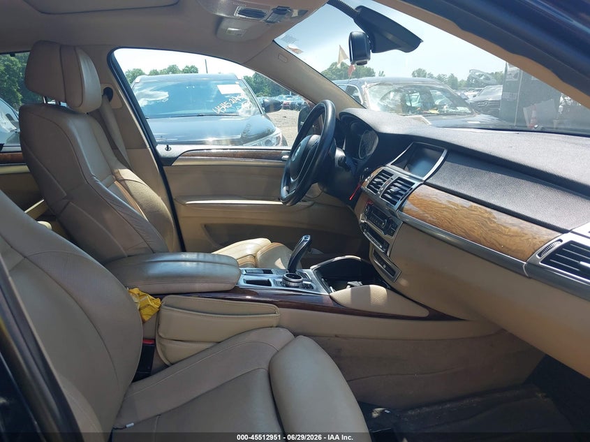 2011 BMW X6 VIN 5UXFG2C54BLX06414 IAAI salvage auction — NORMAL WEAR, Clear (New York), sold $200 on 2026-07-12 (photo 5)