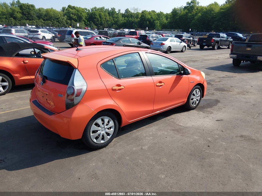 2012 Toyota Prius c VIN JTDKDTB35C1000550 IAAI salvage auction — NORMAL WEAR, Clear (Connecticut), sold $1,375 on 2026-07-09 (photo 4)