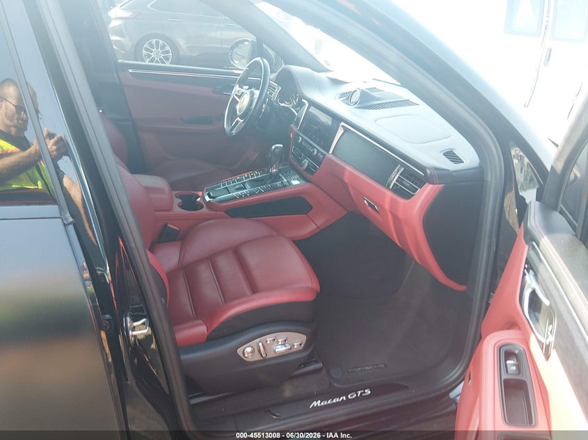 2021 Porsche Macan VIN WP1AG2A58MLB51970 IAAI salvage auction — REAR END, Salvage Title, sold $20,200 on 2026-08-01 (photo 5)