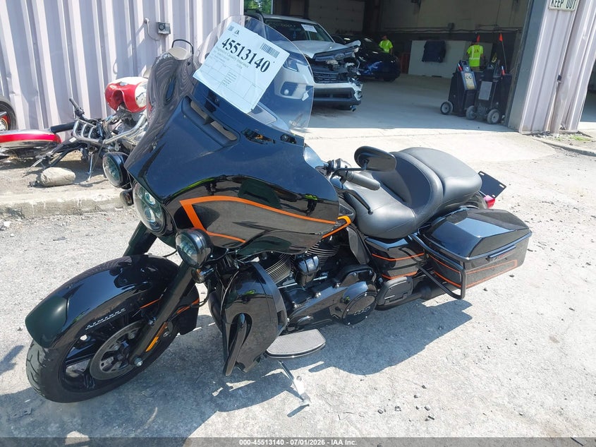 2022 Harley-davidson Electra glide VIN 1HD1KEF12NB666928 IAAI salvage auction — RIGHT FRONT, Salvage Title, sold $7,650 on 2026-07-28 (photo 2)