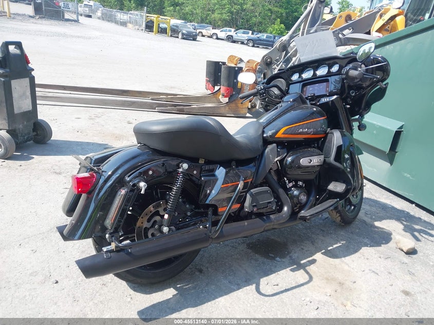 2022 Harley-davidson Electra glide VIN 1HD1KEF12NB666928 IAAI salvage auction — RIGHT FRONT, Salvage Title, sold $7,650 on 2026-07-28 (photo 4)