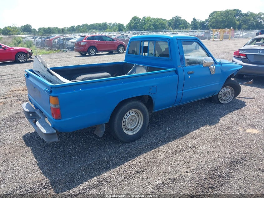 1986 Toyota Pickup VIN JT4RN50R3G0218853 IAAI salvage auction — RIGHT FRONT, Salvage (Idaho), sold $525 on 2026-07-28 (photo 4)