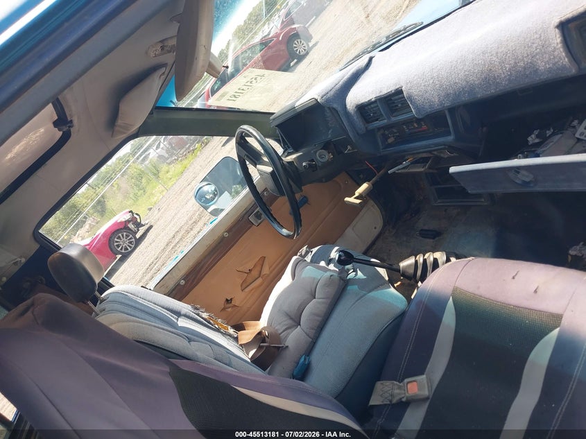 1986 Toyota Pickup VIN JT4RN50R3G0218853 IAAI salvage auction — RIGHT FRONT, Salvage (Idaho), sold $525 on 2026-07-28 (photo 5)