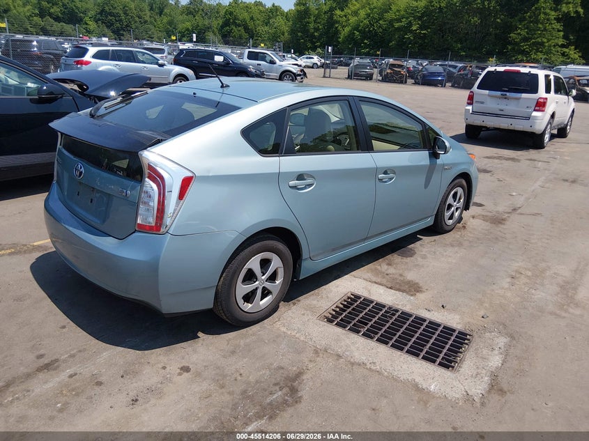 2014 Toyota Prius VIN JTDKN3DU0E1778860 IAAI salvage auction — NORMAL WEAR, Clear (Connecticut), sold $2,400 on 2026-07-09 (photo 4)