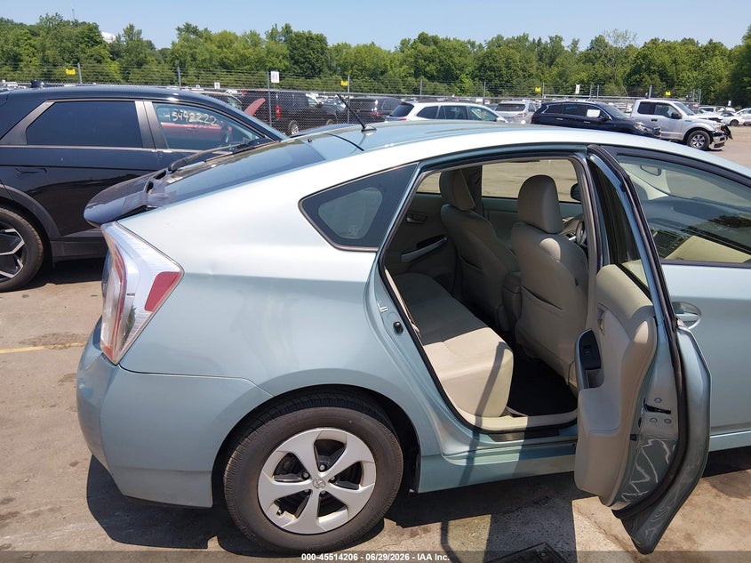 2014 Toyota Prius VIN JTDKN3DU0E1778860 IAAI salvage auction — NORMAL WEAR, Clear (Connecticut), sold $2,400 on 2026-07-09 (photo 8)