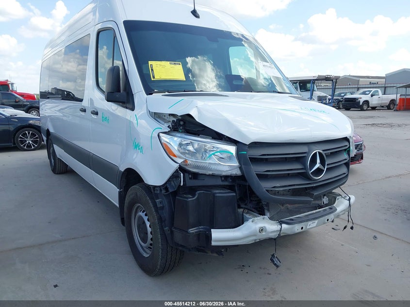 2026 Mercedes-benz Sprinter VIN W1Z4KGHY9TT605210 IAAI salvage auction — FRONT & REAR, Enterprise Vehicles Clear Only (Texas), sold $27,050 on 2026-07-28 (photo 1)