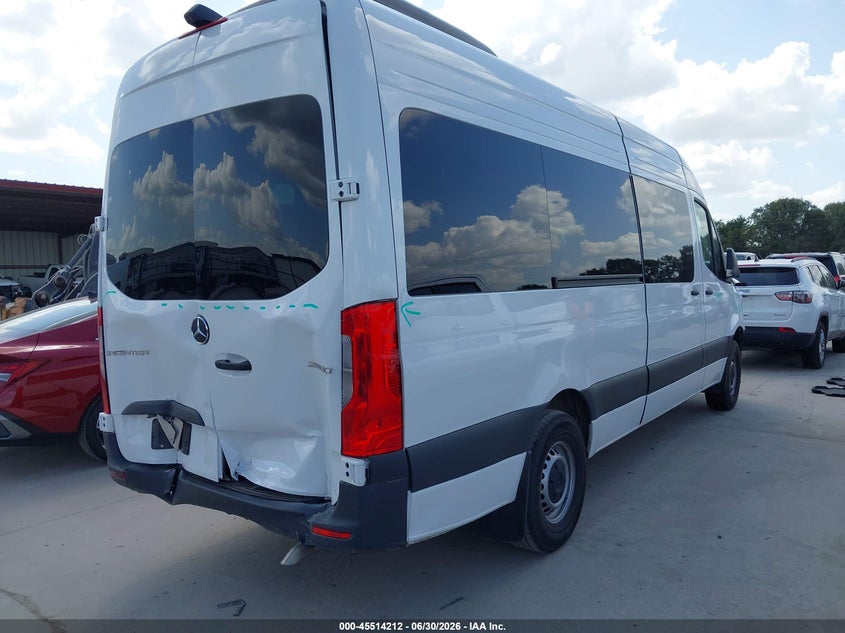 2026 Mercedes-benz Sprinter VIN W1Z4KGHY9TT605210 IAAI salvage auction — FRONT & REAR, Enterprise Vehicles Clear Only (Texas), sold $27,050 on 2026-07-28 (photo 4)