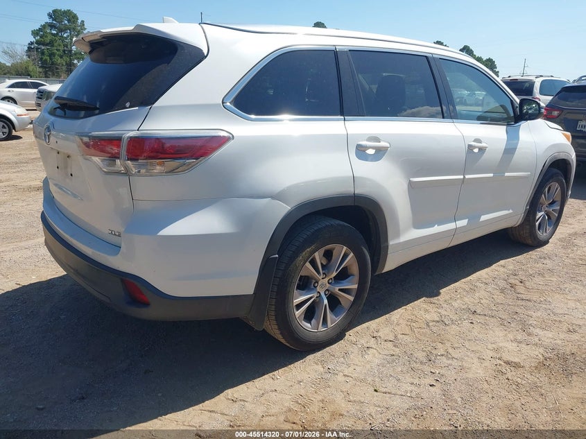 2015 Toyota Highlander VIN 5TDKKRFH6FS061654 IAAI salvage auction — NORMAL WEAR, Original (Texas), sold $5,800 on 2026-07-16 (photo 4)