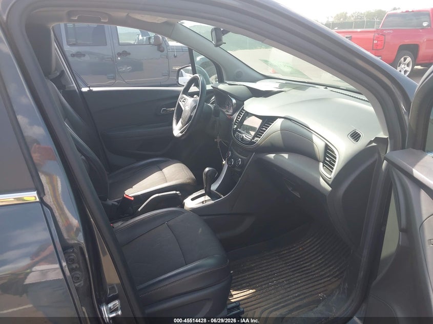 2018 Chevrolet Trax VIN KL7CJLSB2JB675636 IAAI salvage auction — REAR END, Regular (South Dakota), sold $1,750 on 2026-07-31 (photo 5)