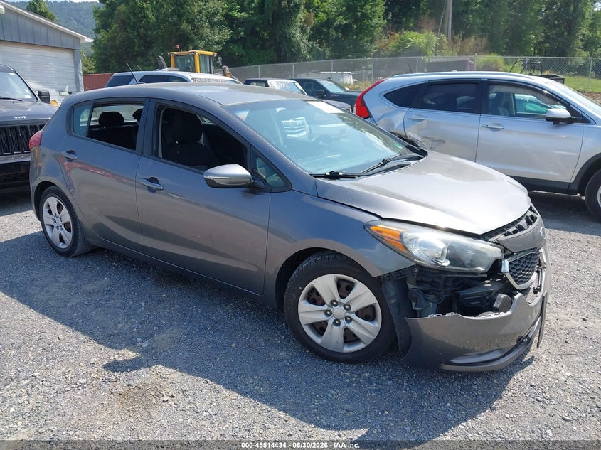 2016 Kia Forte VIN KNAFK5A89G5585404 IAAI salvage auction — FRONT END, Clear (Virginia), sold $750 on 2026-07-28 (photo 1)