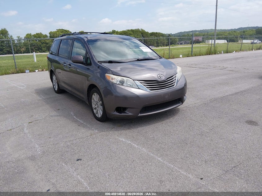 2013 Toyota Sienna VIN 5TDDK3DC7DS063195 IAAI salvage auction — NORMAL WEAR, Clear (Missouri), sold $1,425 on 2026-07-16 (photo 1)
