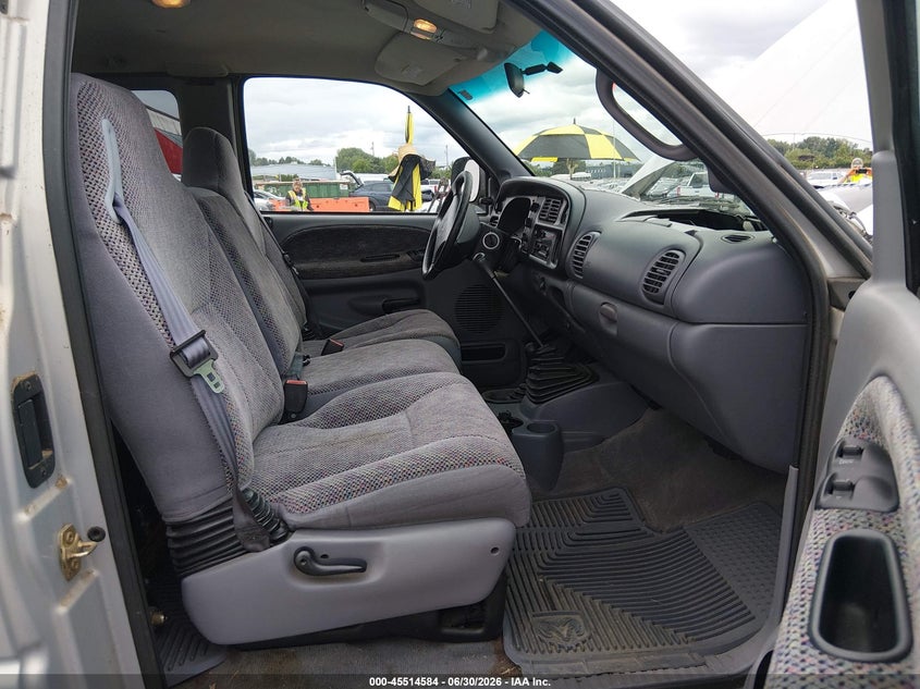 1999 Dodge Ram 1500 VIN 3B7HF13Y2XG156121 IAAI salvage auction — NORMAL WEAR, Clear-Dealer Only (Washington), sold $5,725 on 2026-07-09 (photo 5)