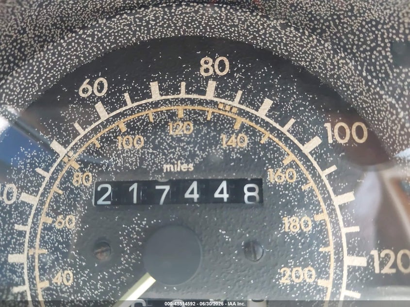 1987 Mercedes-benz 300 VIN WDBCB25D6HA304260 IAAI salvage auction — NORMAL WEAR, Clear (North Carolina), sold $725 on 2026-07-09 (photo 7)