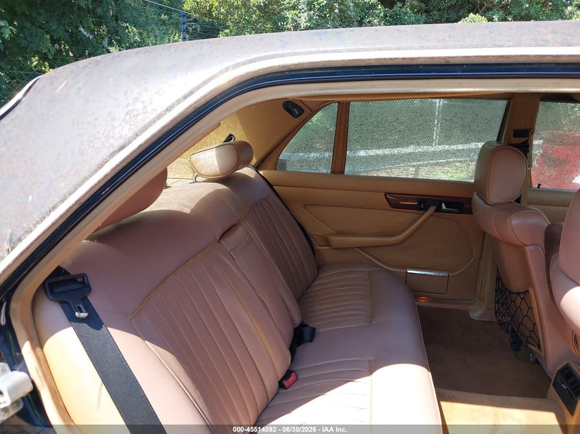 1987 Mercedes-benz 300 VIN WDBCB25D6HA304260 IAAI salvage auction — NORMAL WEAR, Clear (North Carolina), sold $725 on 2026-07-09 (photo 8)