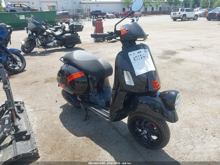 2024 Vespa - VIN ZAPMD39M2R5400380 IAAI salvage auction — SIDE, Salvage (Michigan), sold $525 on 2026-07-29 (photo 1)