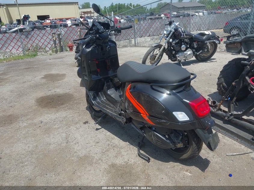 2024 Vespa - VIN ZAPMD39M2R5400380 IAAI salvage auction — SIDE, Salvage (Michigan), sold $525 on 2026-07-29 (photo 3)