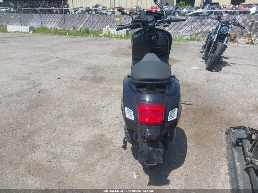 2024 Vespa - VIN ZAPMD39M2R5400380 IAAI salvage auction — SIDE, Salvage (Michigan), sold $525 on 2026-07-29 (photo 6)