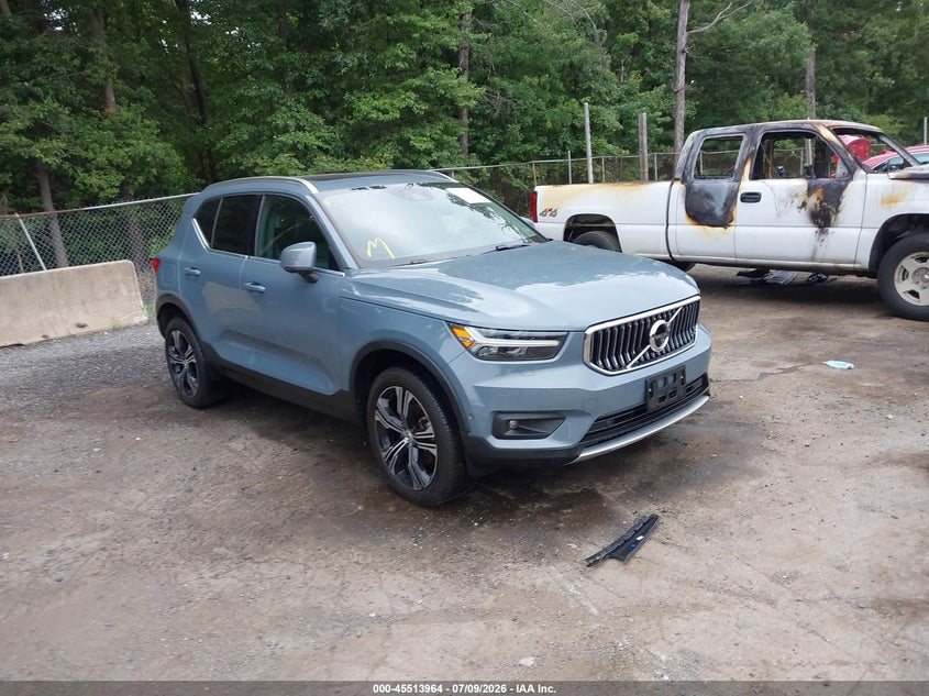 2020 Volvo Xc40 VIN YV4162UL2L2240935 IAAI salvage auction — LEFT FRONT, Salvage - Greater Than 75% (Maryland), sold $8,400 on 2026-07-29 (photo 1)