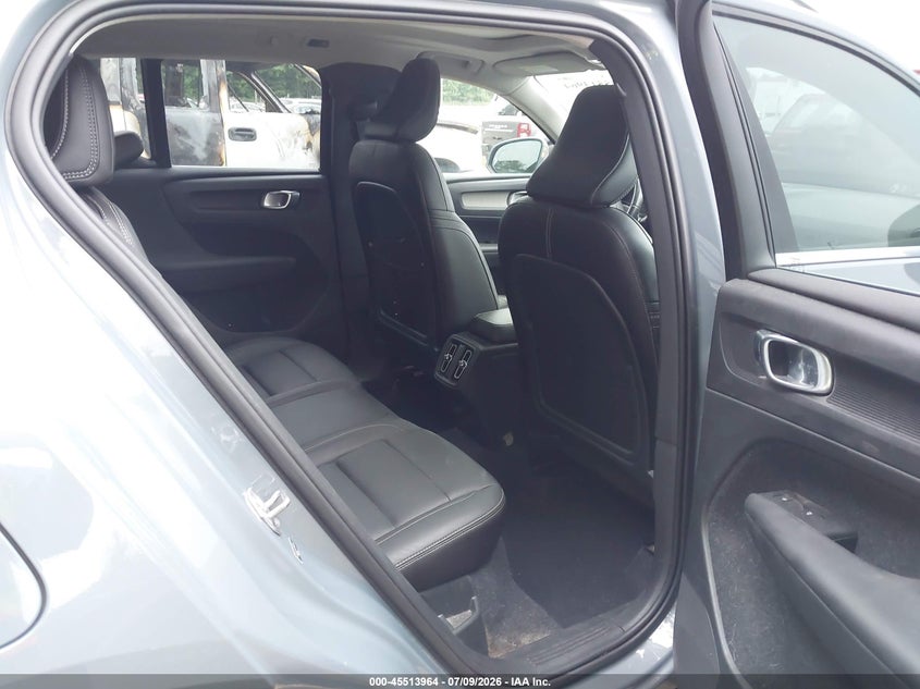2020 Volvo Xc40 VIN YV4162UL2L2240935 IAAI salvage auction — LEFT FRONT, Salvage - Greater Than 75% (Maryland), sold $8,400 on 2026-07-29 (photo 8)