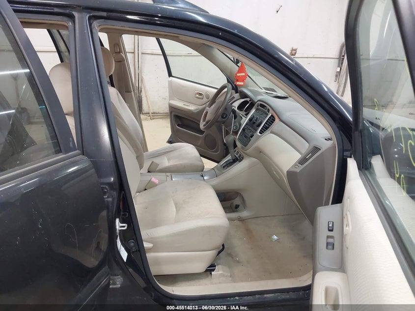 2004 Toyota Highlander VIN JTEEP21A340047819 IAAI salvage auction — NORMAL WEAR, Clear (Pennsylvania), sold $700 on 2026-07-09 (photo 5)