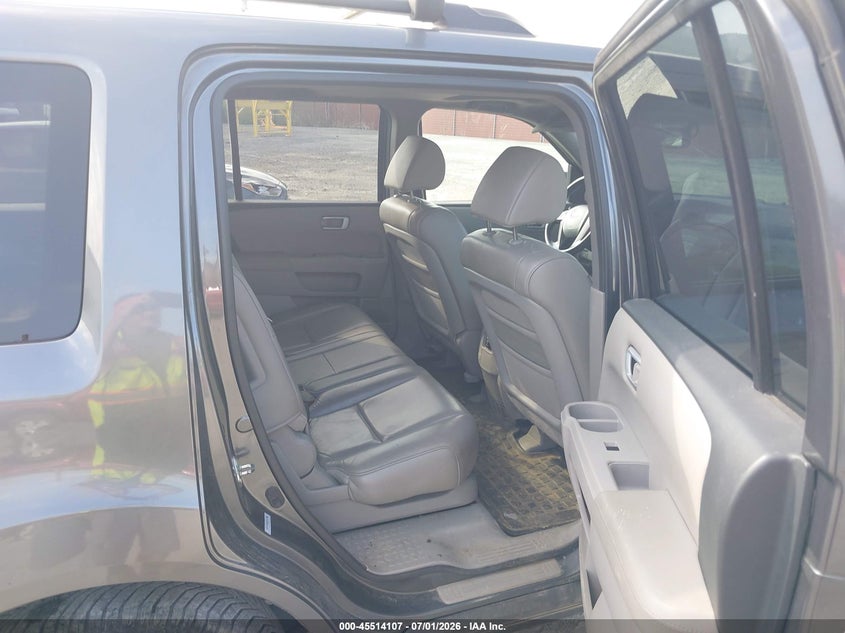 2011 Honda Pilot VIN 5FNYF4H5XBB042348 IAAI salvage auction — SIDE, Salvage (Pennsylvania), sold $825 on 2026-07-10 (photo 8)