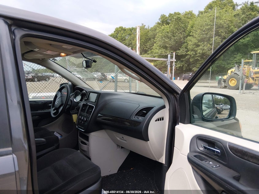 2018 Dodge Caravan VIN 2C4RDGBG3JR225874 IAAI salvage auction — LEFT FRONT, Salvage (Massachusetts), sold $2,350 on 2026-07-25 (photo 5)