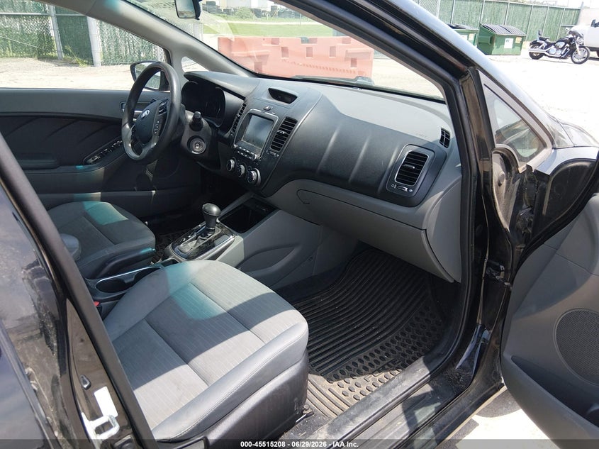 2018 Kia Forte VIN 3KPFL4A76JE233359 IAAI salvage auction — NORMAL WEAR, Clear (Kansas), sold $1,350 on 2026-07-31 (photo 5)