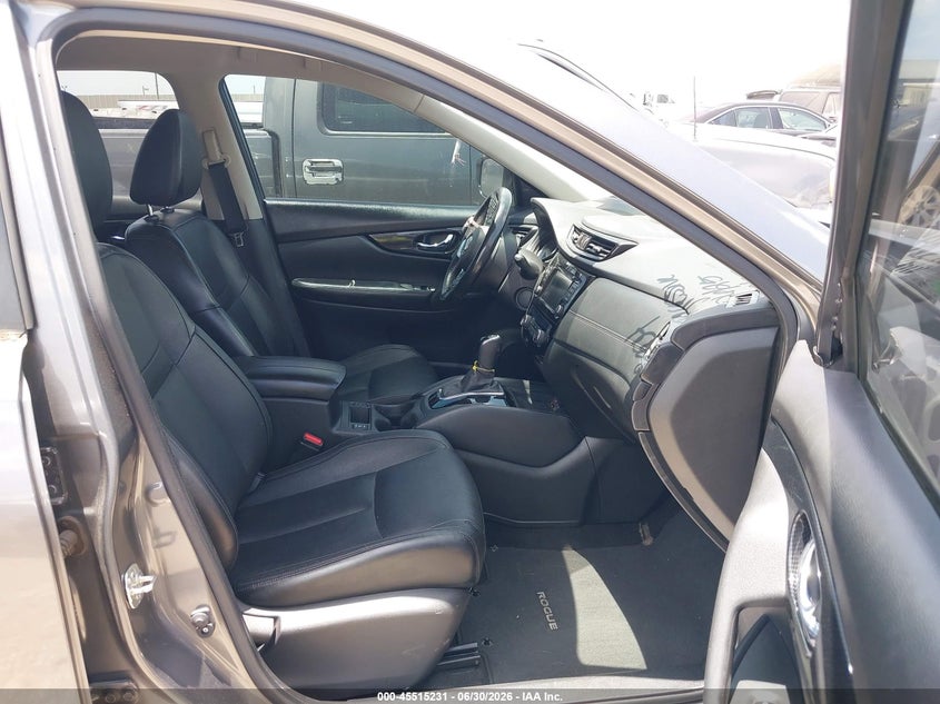 2018 Nissan Rogue VIN JN8AT2MV0JW318233 IAAI salvage auction — SIDE, Salvage Title, sold $2,500 on 2026-08-02 (photo 5)