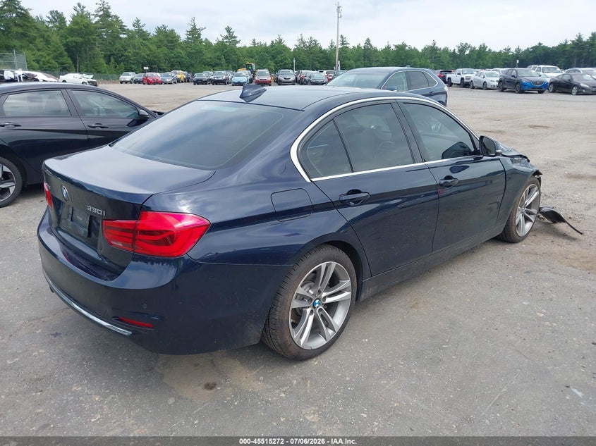 2017 BMW 3er VIN WBA8D9C31HA004580 IAAI salvage auction — RIGHT FRONT, Salvage Title, sold $3,950 on 2026-08-14 (photo 4)