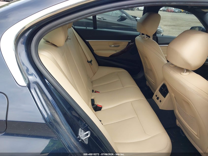 2017 BMW 3er VIN WBA8D9C31HA004580 IAAI salvage auction — RIGHT FRONT, Salvage Title, sold $3,950 on 2026-08-14 (photo 8)