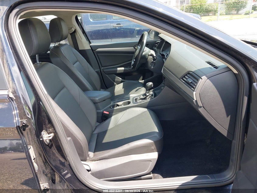 2019 Volkswagen Jetta VIN 3VWC57BU1KM192159 IAAI salvage auction — RIGHT SIDE, Salvage (Ohio), sold $2,500 on 2026-08-01 (photo 5)