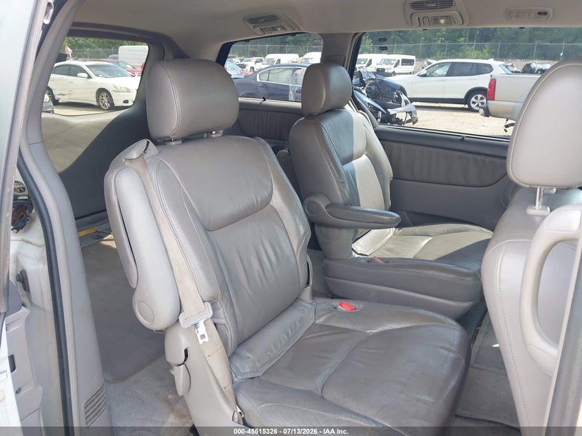 2004 Toyota Sienna VIN 5TDZA22C94S212230 IAAI salvage auction — NORMAL WEAR, Clear (Massachusetts), sold $125 on 2026-07-24 (photo 8)