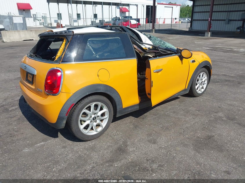 2015 Mini Hard top VIN WMWXM5C5XFT940611 IAAI salvage auction — ROOF, Rebuildable (Florida), sold $325 on 2026-08-04 (photo 4)